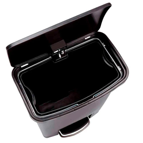 Slim Jim Step On container Front Step plastic 30 liter, Rubbermaid - black